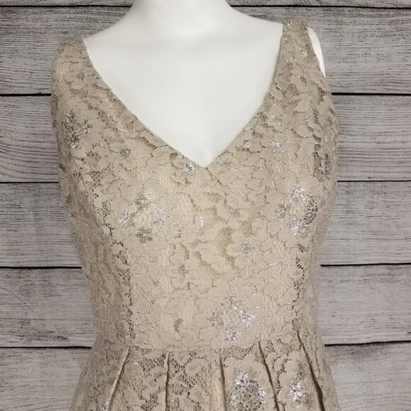 Donna Morgan 2 Fit & Flare Sleeveless Dress Floral Lace Metallic Bridesmaid - Picture 3 of 8